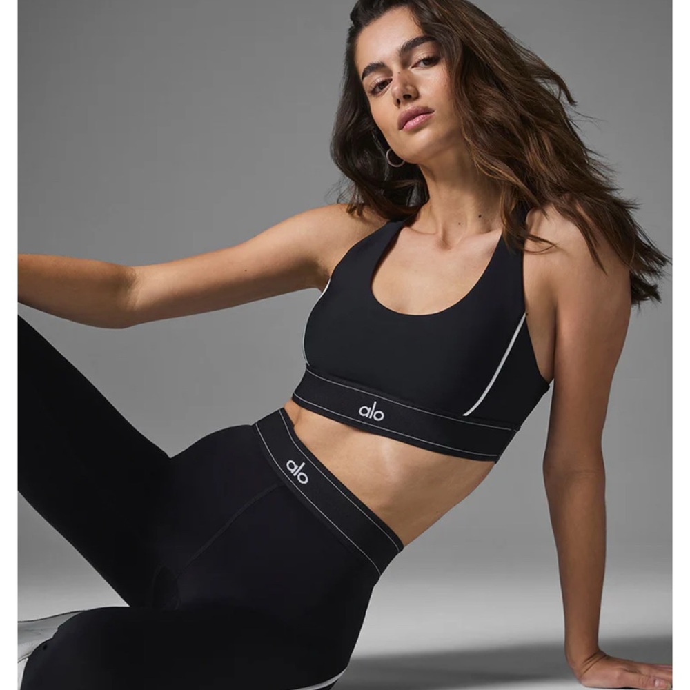 NWT Alo Yoga Airlift high waist suit up legging Medium